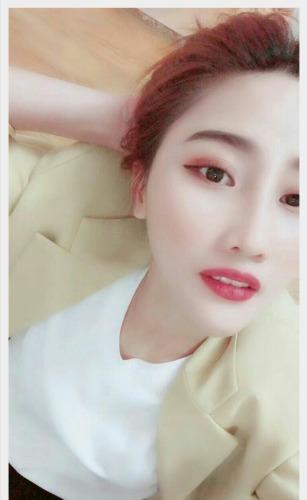 新人兼职，本人比照片还耐看，可以 she~吻